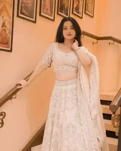 Escort Bhanvad
